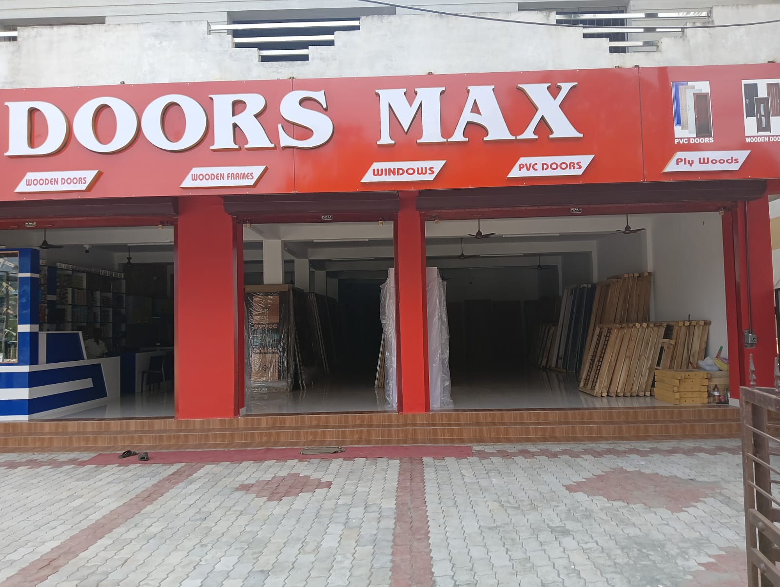 DOORS MAX