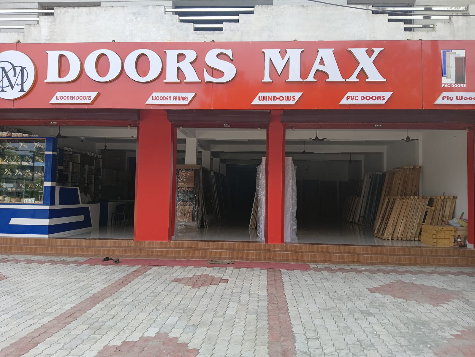 DOORS MAX